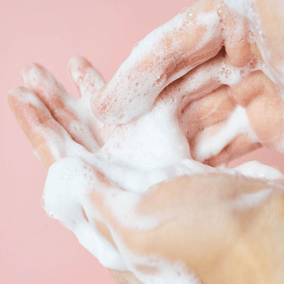 Espuma de limpieza profunda para cerrar los poros SKIN1004 Madagascar Centella Poremizing Deep Cleansing Foam